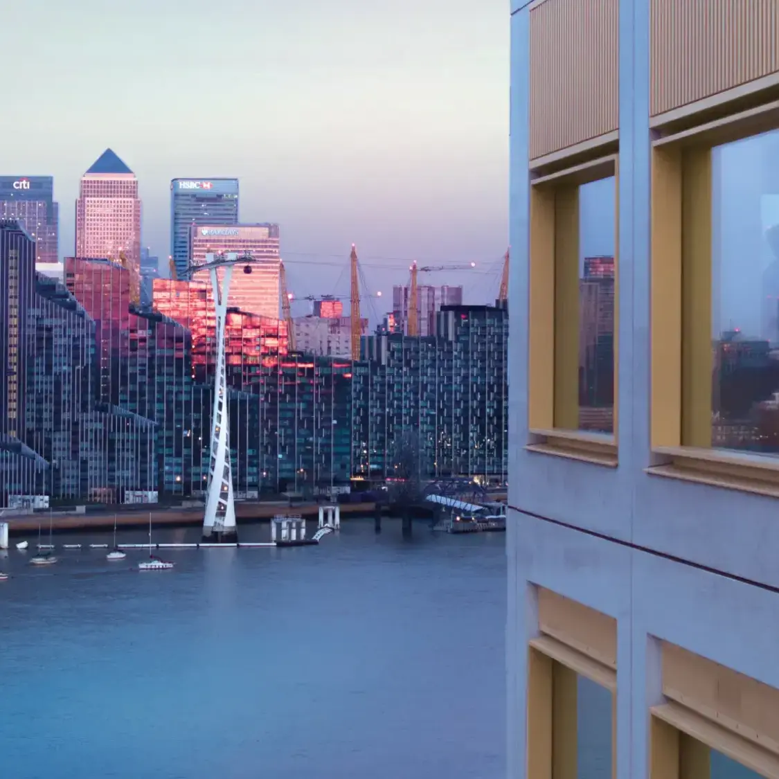 Riverscape Building Canary Wharf View